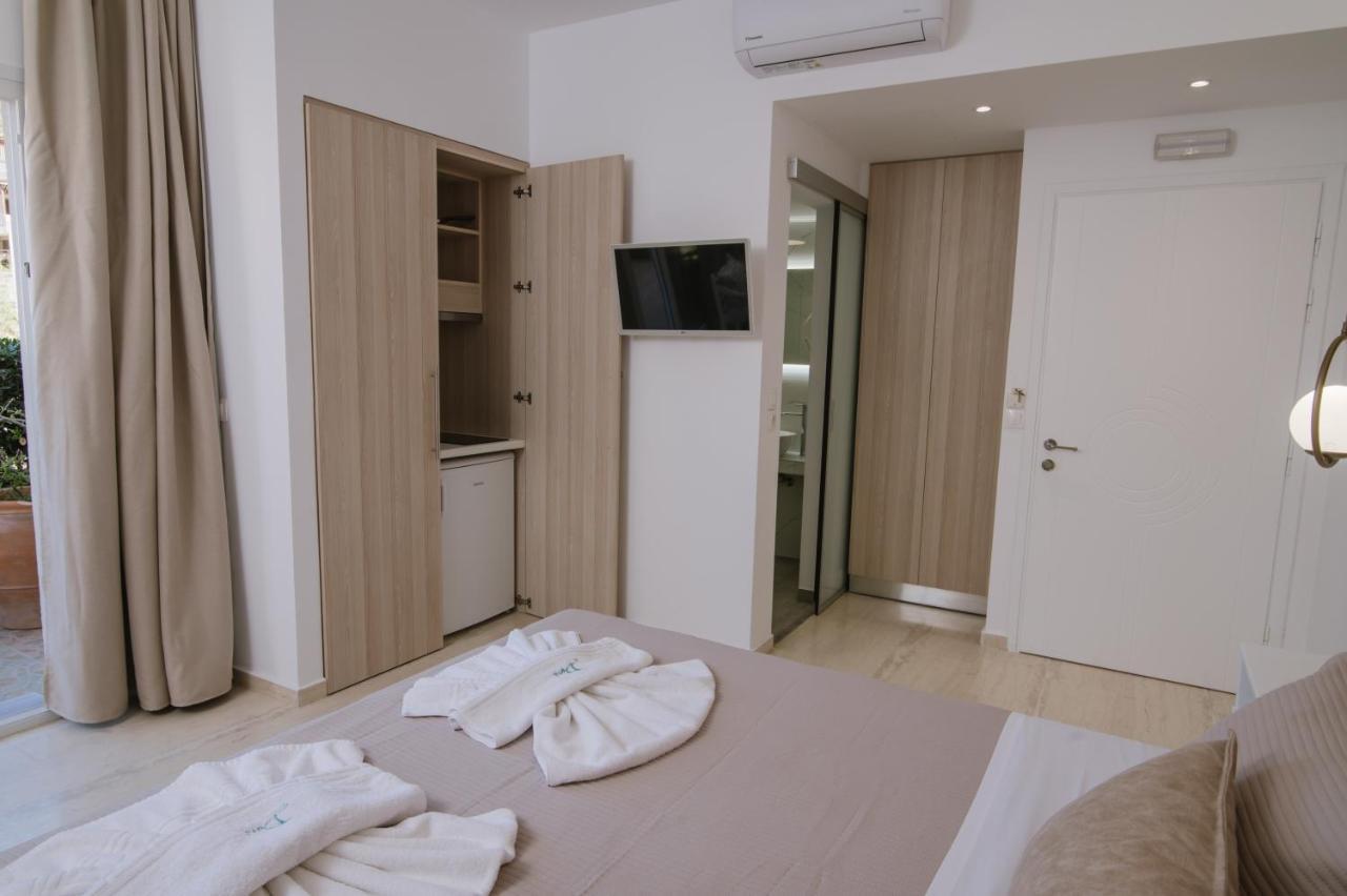 Dora Apartments Agia Pelagia Exteriör bild